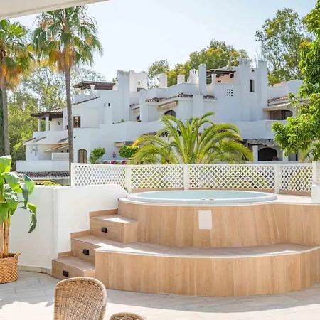 Apartment Golden With Jacuzzi