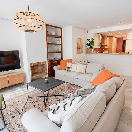 Golden With Jacuzzi Apartment Marbella