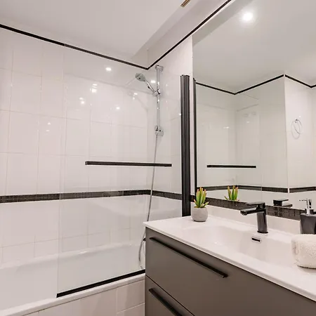 Apartment Golden With Jacuzzi